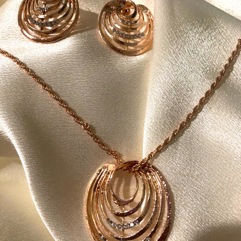 Fashion Necklace with earings